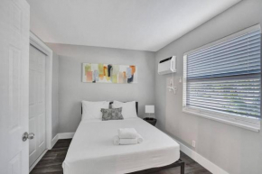 Rustic Retreats Modern 1BR for 4 guests in the heart of Fort Lauderdale
